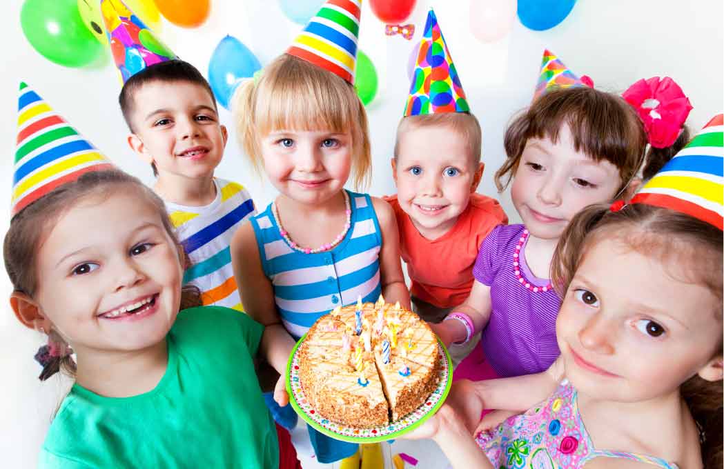 kids-playcentre-party-cake